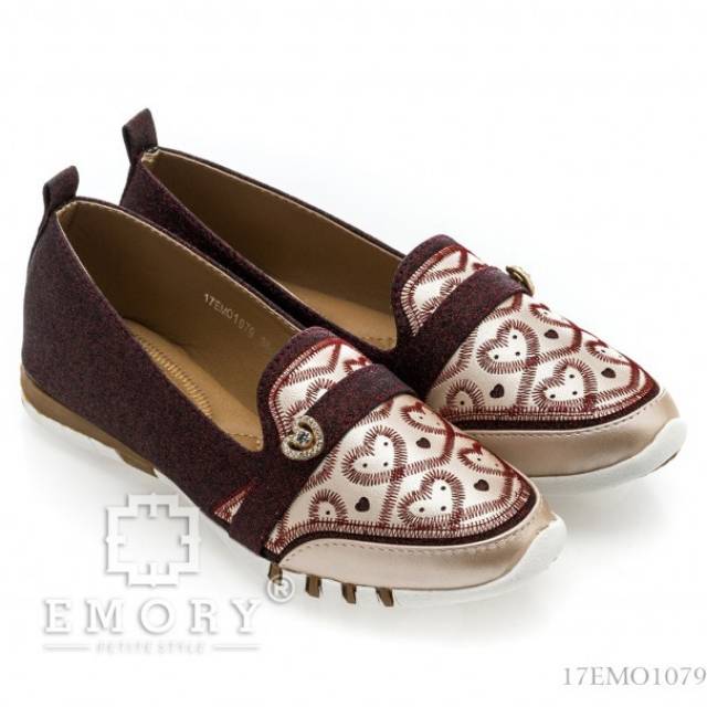 Sepatu emory