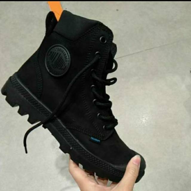 FINAL SALE Palladium Pampa Cuff WP Lux Black