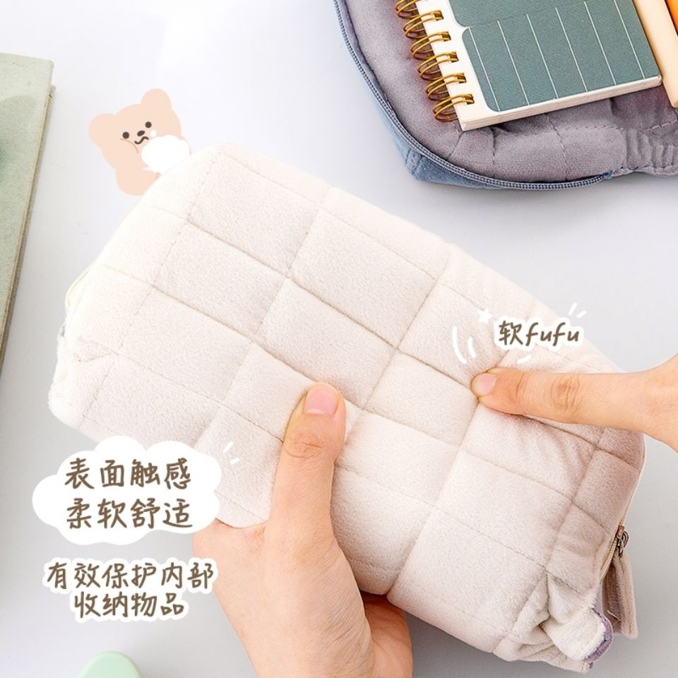 Sera Angin Lucu Bantal Tas Kotak Pensil Jepang Bernilai Tinggi Kapasitas Besar Siswa Penyimpanan Kotak Alat Tulis Buku Merah Kecil dengan Gaya Yang Sama