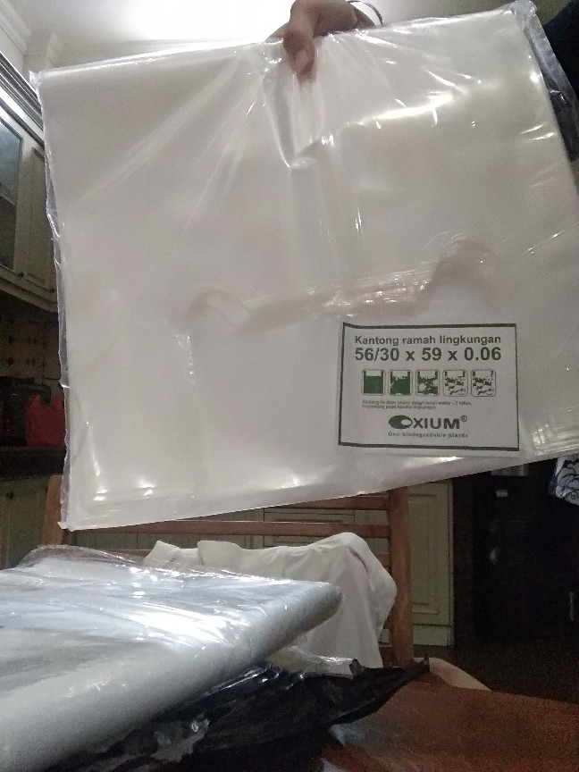 Plastik Kantong Eco Friendly Oxium Go Green Ramah Lingkungan - Premium