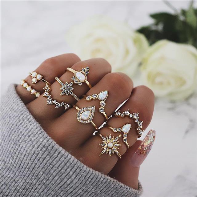 Eropa dan Amerika gaya baru imitasi opal style ring diamond crown kombinasi wanita 10 buah set cinci