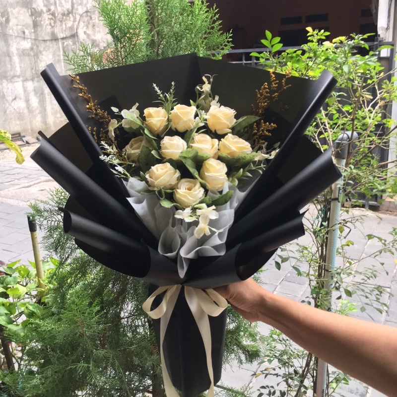 Buket Bunga / buket bunga wisuda / buket bunga lamaran / buket engagement