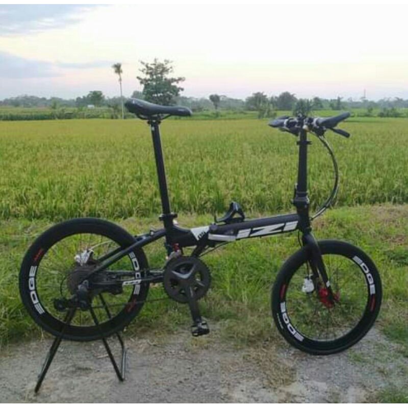 Sepeda Lipat Izi Q5 warna hitam Upgrade