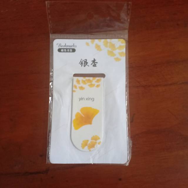 

Pembatas Buku Dengan Magnet