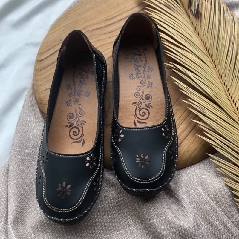 (HARGA PROMO = PACKING TANPA KARDUS) SEPATU LASER 7 CEWEK WANITA KULIT SLIP ON SINTETIS TERMURAH TERLARIS SEPATU WANITA FLAT SHOES MURAH TEPLEK LASER CASUAL MURAH SLIP ON CEWEK KULIT CASUAL MURAH KEKINIAN CEWEK FORMAL DINAS KERJA KULIAH SEKOLAH TERMURAH