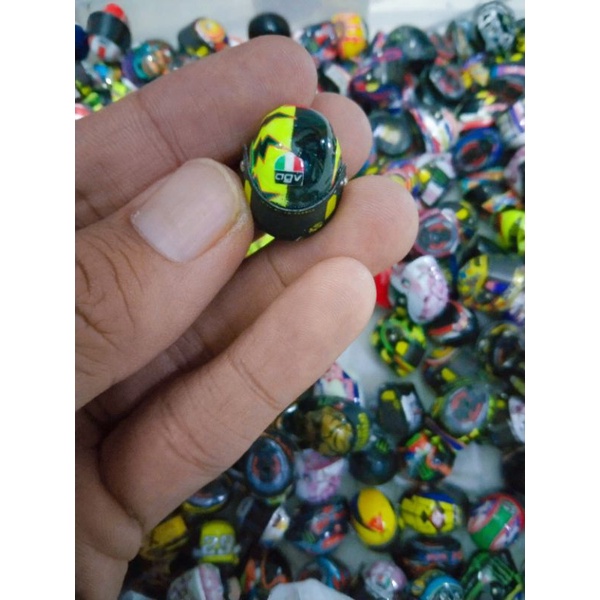 miniatur helm Rossi 2003 skala 1:18