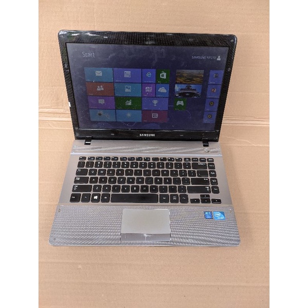 Laptop notebook  bekas Samsung Np300epv np207epv Intel Celeron RAM 4/320 GB hardisk