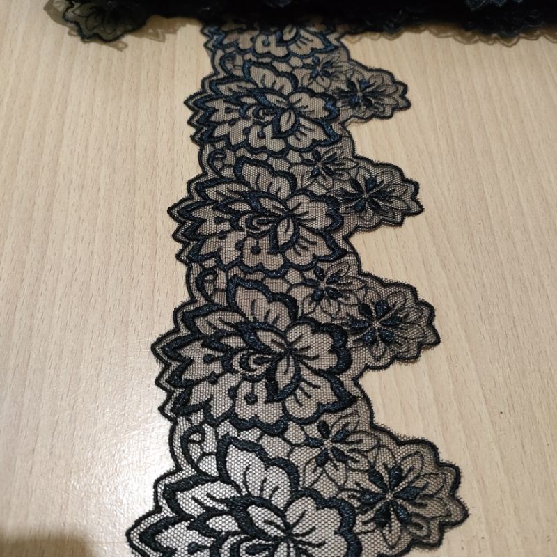 renda tile lebar 9 cm hitam