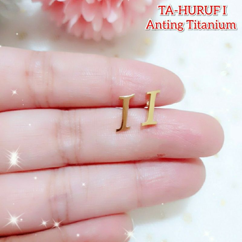 Fourfashion Anting Tusuk Titanium Huruf/Inisial Anti Karat Premium