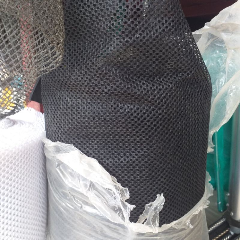 BAHAN KAIN JALA JARING NET,MESH 1MX1,5M.BAHAN KAIN SALON SPEAKER BAHAN KERAMBA IKAN KUAT,DAN AWET