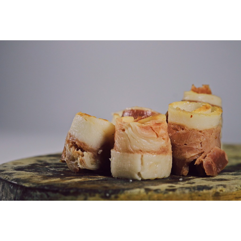 

PORK STREAKY BACON SMOKED (BACON BABI ASAP BALI) SLICED 1 KG FROZEN TANPA PENGAWET BACON MURAH