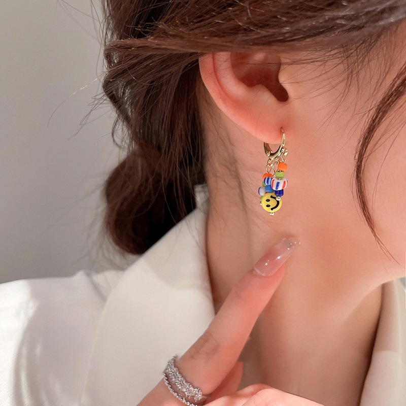 Anting Tusuk Gantung Asimetris Desain Permen Kartun Handmade Untuk Wanita