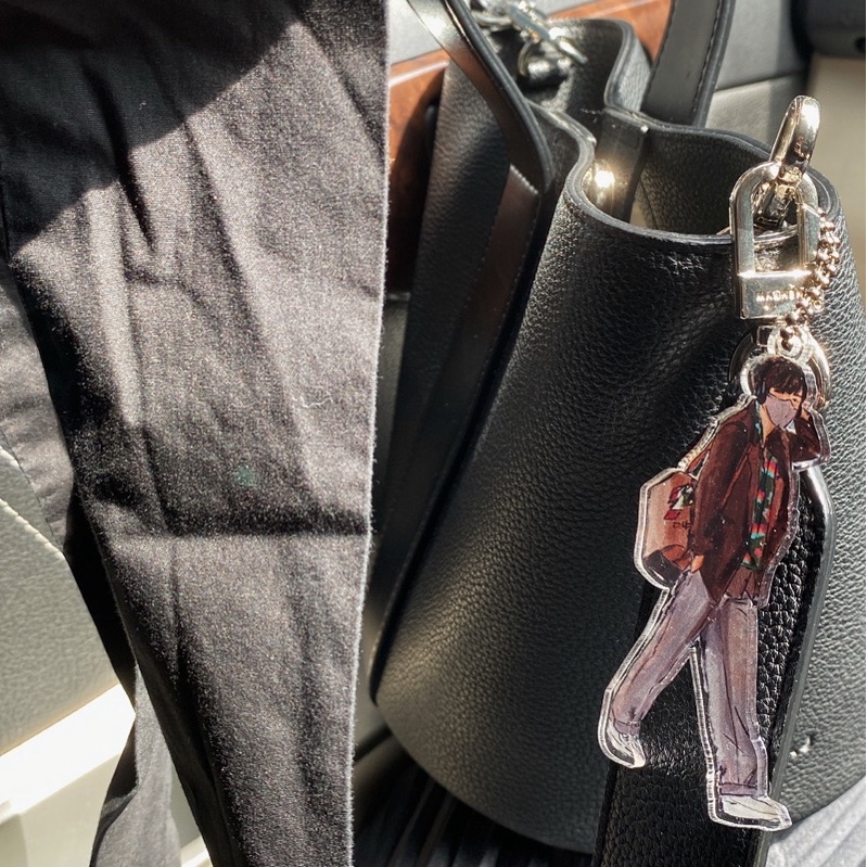 bangtan mar/22 keychain (jinjjajinjja)