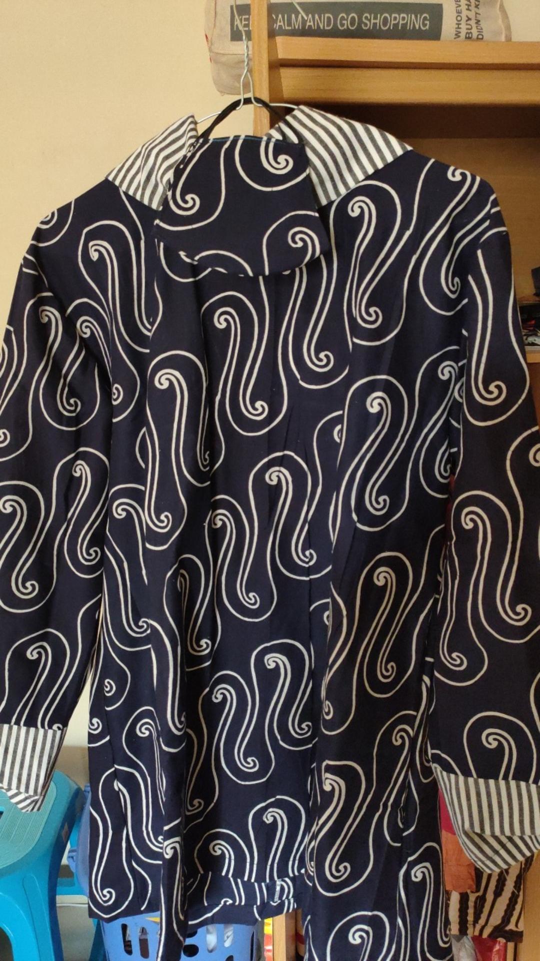 Blus Batik Solo Garutan Parang Kombinasi Tenun Lurik