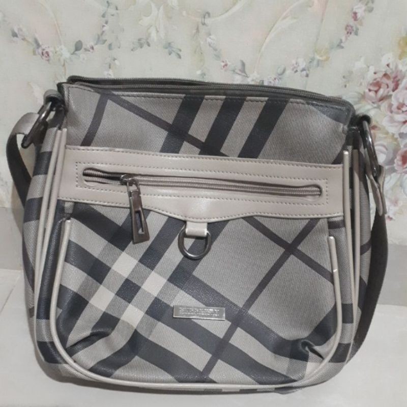 Hand Bag / Tas tangan wanita Preloved merk Burberry Original