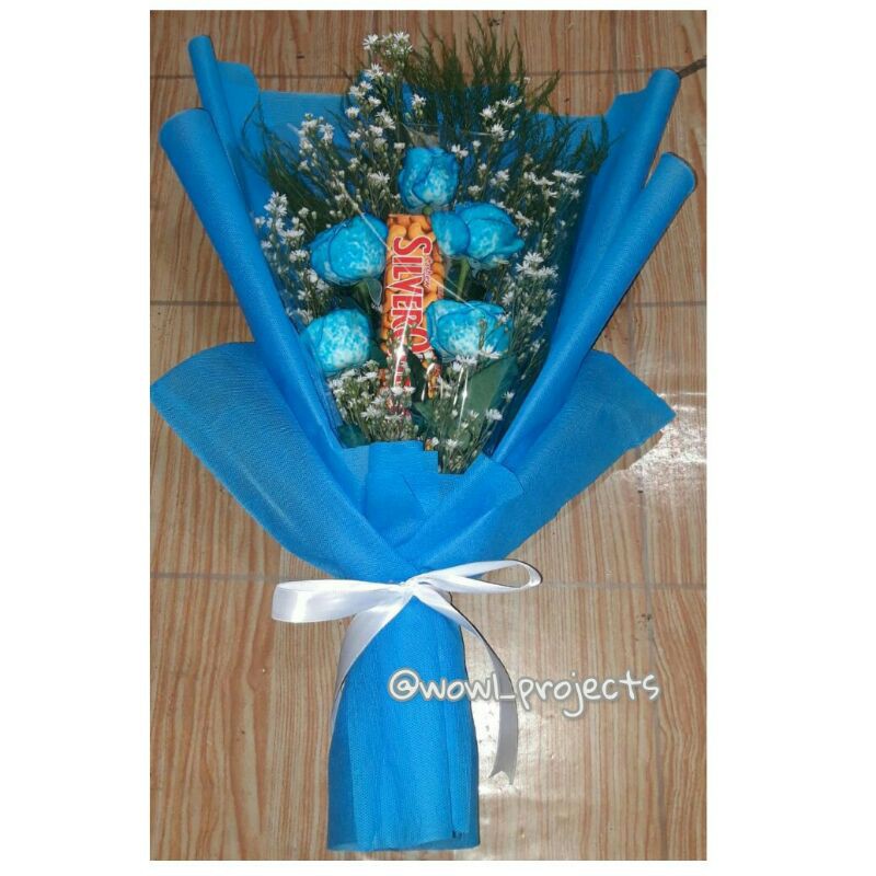 Buket Bunga Mawar Asli Biru + Cokelat / Cadburry Silverqueen/ Fresh Flower Bouquet Semarang
