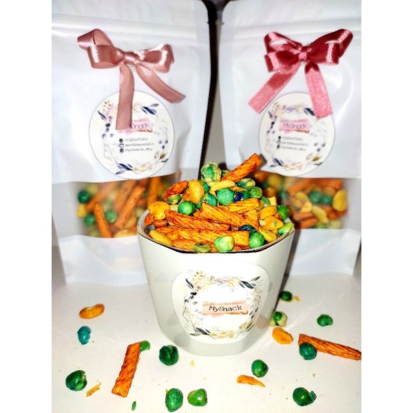 

Kacang Campur Snack Souvenir