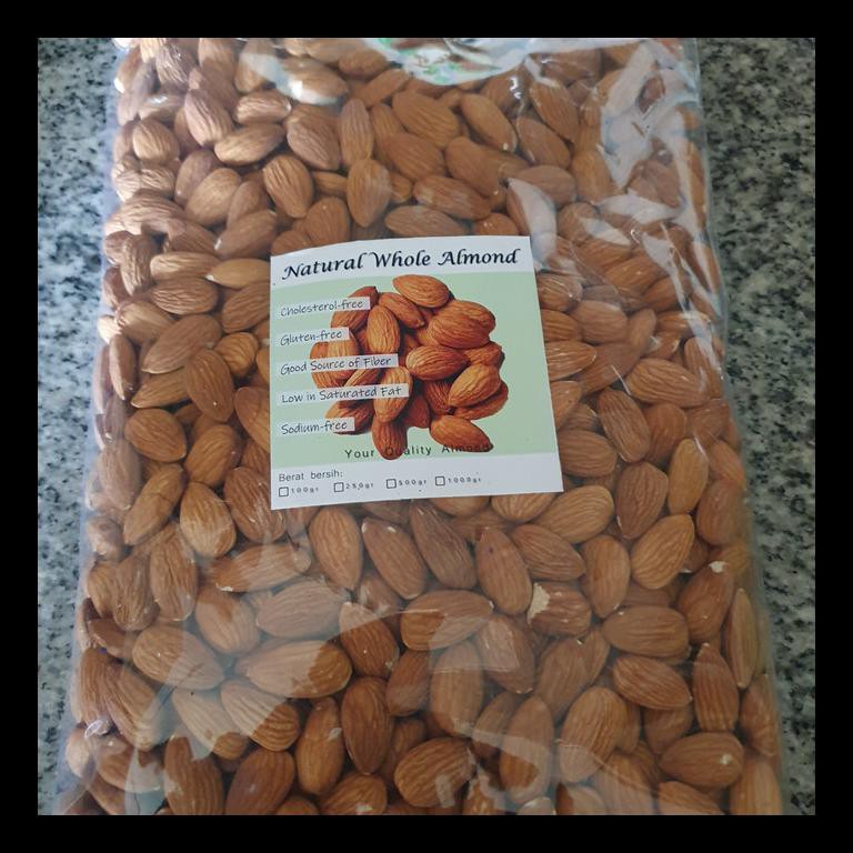 

NEW! KACANG ALMOND MENTAH 1KG / ALMONESIA - 1 KG PALING MURAH