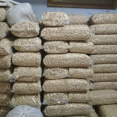

1 KG KACANG METE MEDE SUPER WONOGIRI MENTAH