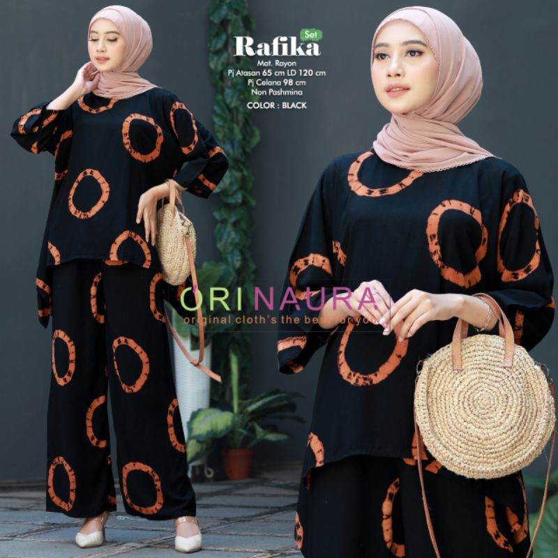 ONE SET 2 in 1 RAFIKA (ATASAN  + CELANA ) / PIYAMA RAYON / PJAMAS / SETELAN WANITA KEKINIAN