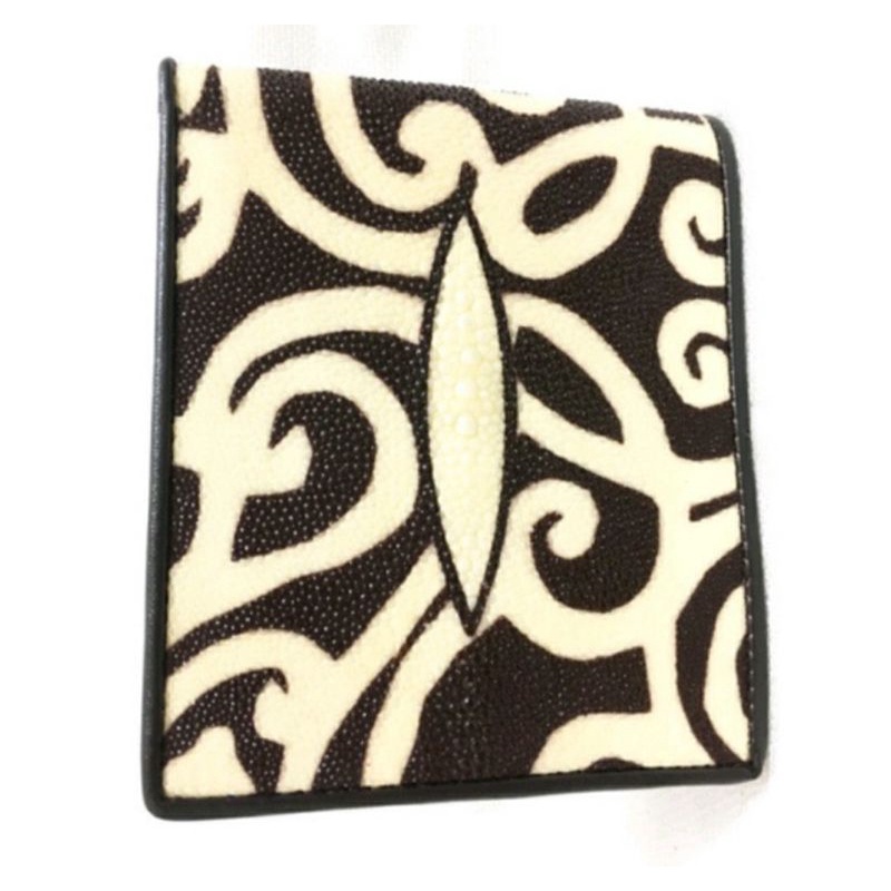 dompet pria lipat kulit ikan pari motif batik kalimatan