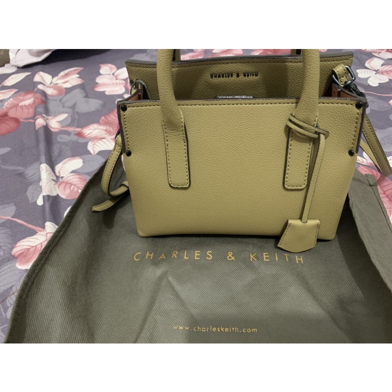 TAS CHARLES & KEITH PL ORIGINAL COUNTER 100% TAG MASIH ADA