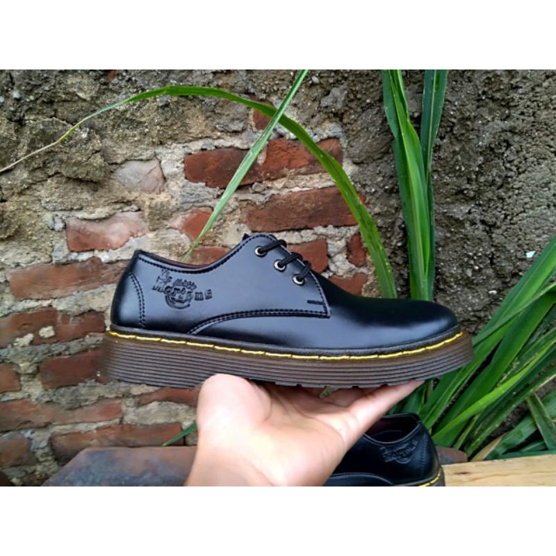 sepatu dr martens dokmar pendek 3hole dockmart