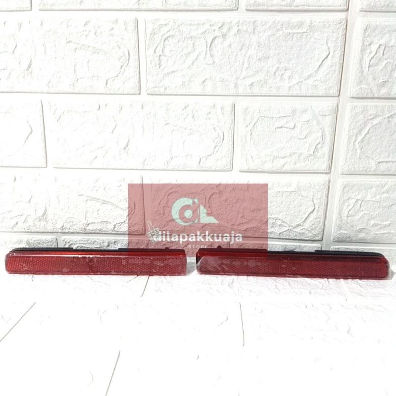 Reflektor Bemper Belakang Rush Terios Agya Ayla Luxio Mata Kucing Mobil