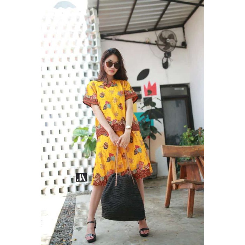 SETELAN BATIK ROK PENDEK PRIMIS UJ
