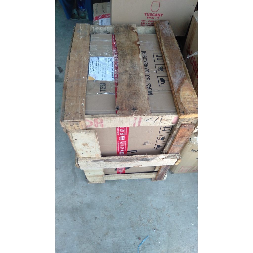

RB Pelindung Barang Pecah Belah Gelas Botol Mangkok Peti Kayu Pelapis Kardus Pecah Belah
