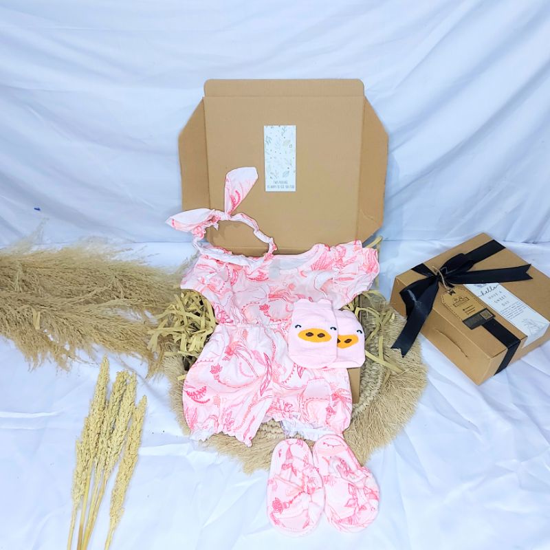 KADO BAYI | HAMPERS BAYI | JUMPER BAYI | JUMPSUIT BAYI | DRESS BAYI PEREMPUAN | BAJU BAYI LAKI LAKI | HAMPERS BAYI NEWBORN | HAMPERS BABY BOY | HAMPERS BABY GIRL | SETELAN ANAK LAKI LAKI | SETELAN ANAK PEREMPUAN | BABY GIFT | PARCEL NEWBORN | KADO LAHIRAN-dream pink + sandal