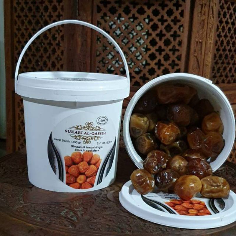 

KURMA EMBER Al-QASIM 850gram | KURMA LEBARAN | KUE LEBARAN