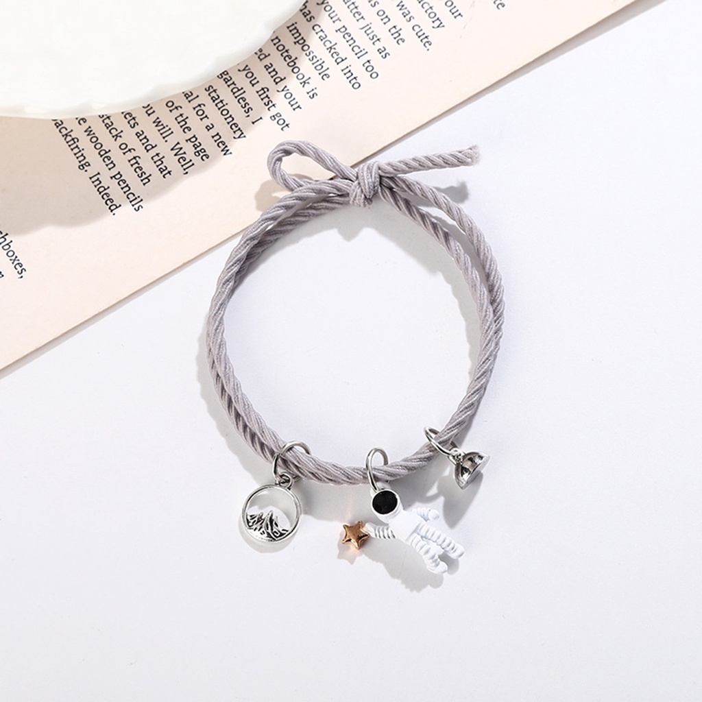 Hu Hu Hu Hu Hu Alat Bantu Pasang Kacamata♡ 2pcs Gelang Magnetik Bahan Alloy Dengan Liontin Spaceman Untuk Anak Perempuan