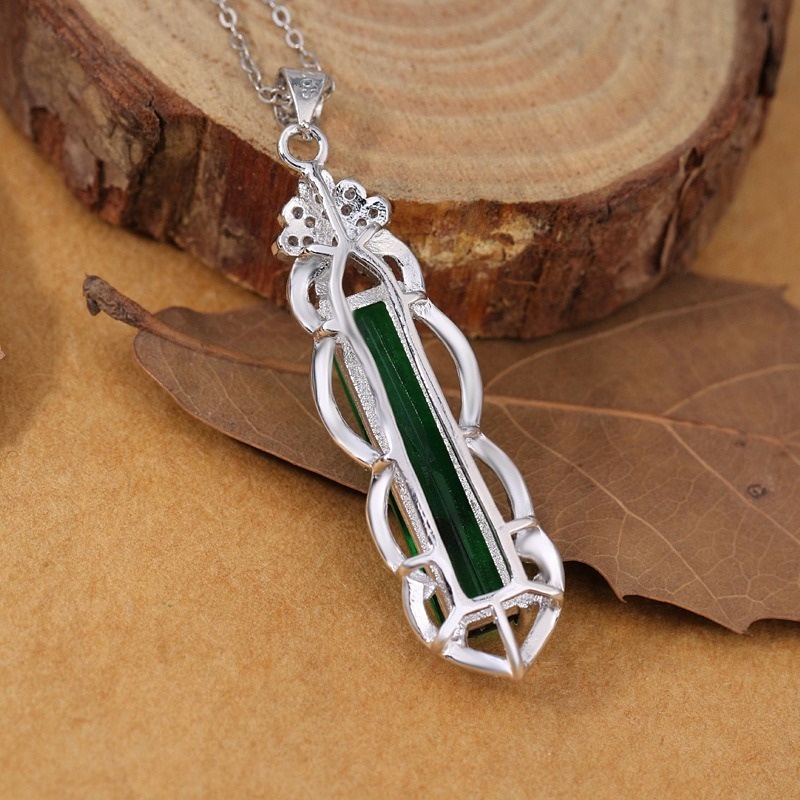 [Ready Stock]Fashion Plated S925 Silver Inlaid Emerald Pendant Elegant Ruby Necklace