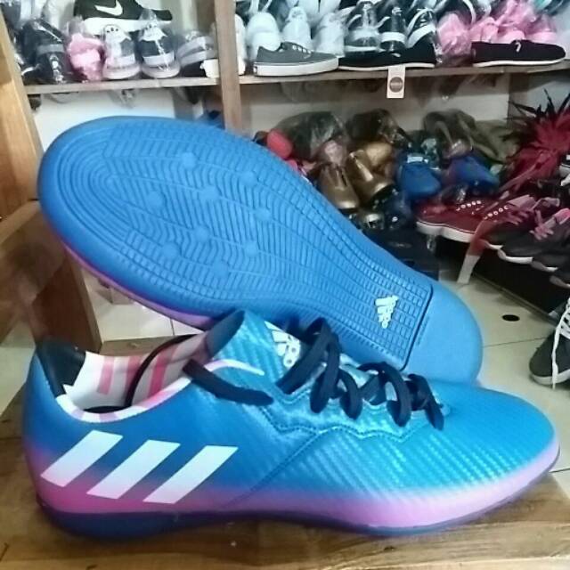 Sepatu futsal adidas messi