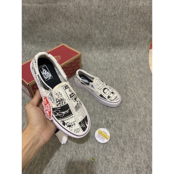 SEPATU VANSS SLIP ON ASHL3Y WILMS NEWS PAPER WHITE MOTIF KORAN