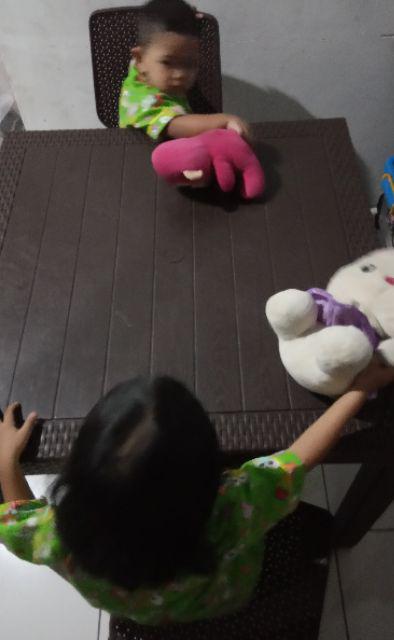 Meja Makan Rattan + 2 Kursi Olymplast ( Odt + 2 Kursi 208 )