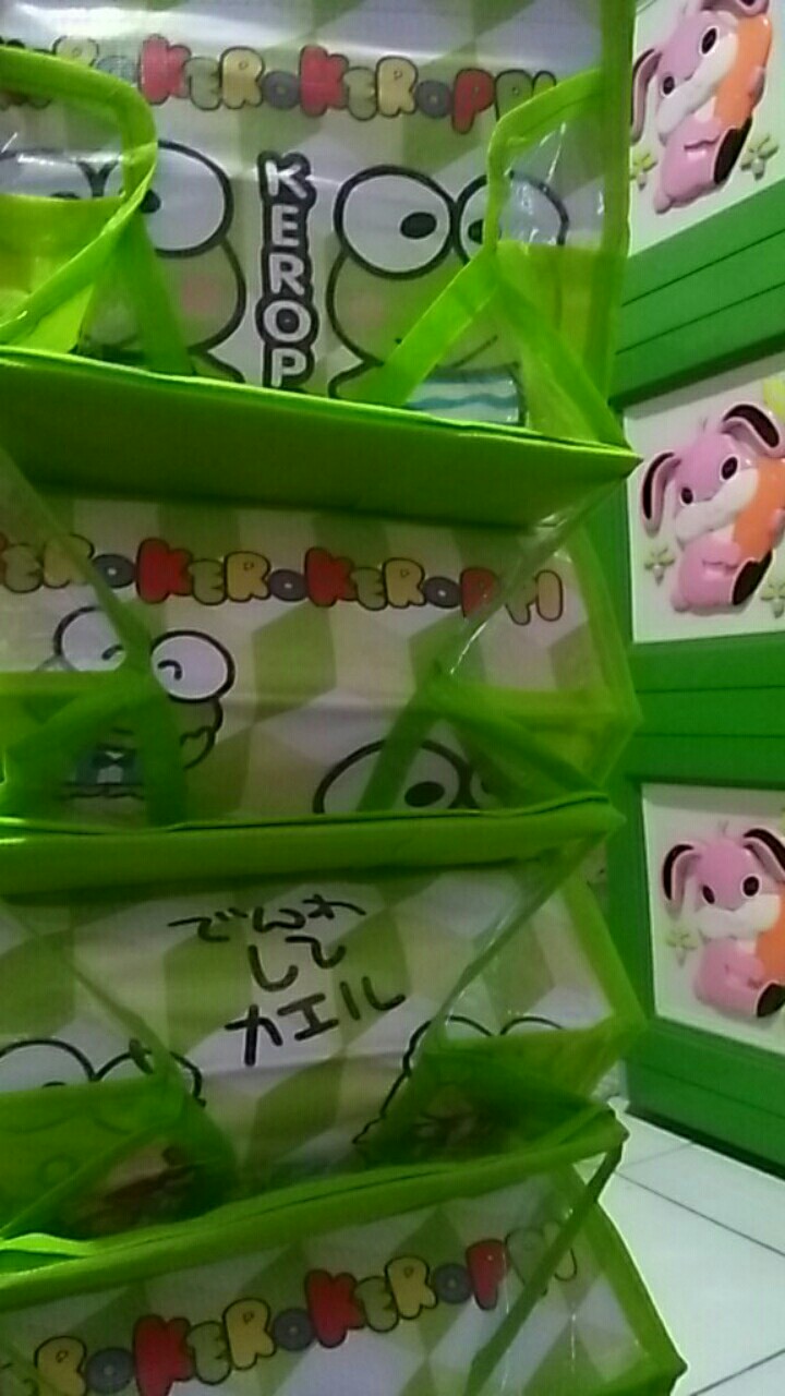 Rak Kosmetik Gantung  Lebih Kuat Lebih Awet