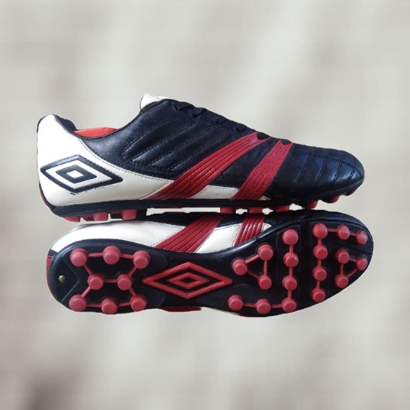 Sepatu Bola Umbro AG Outsole