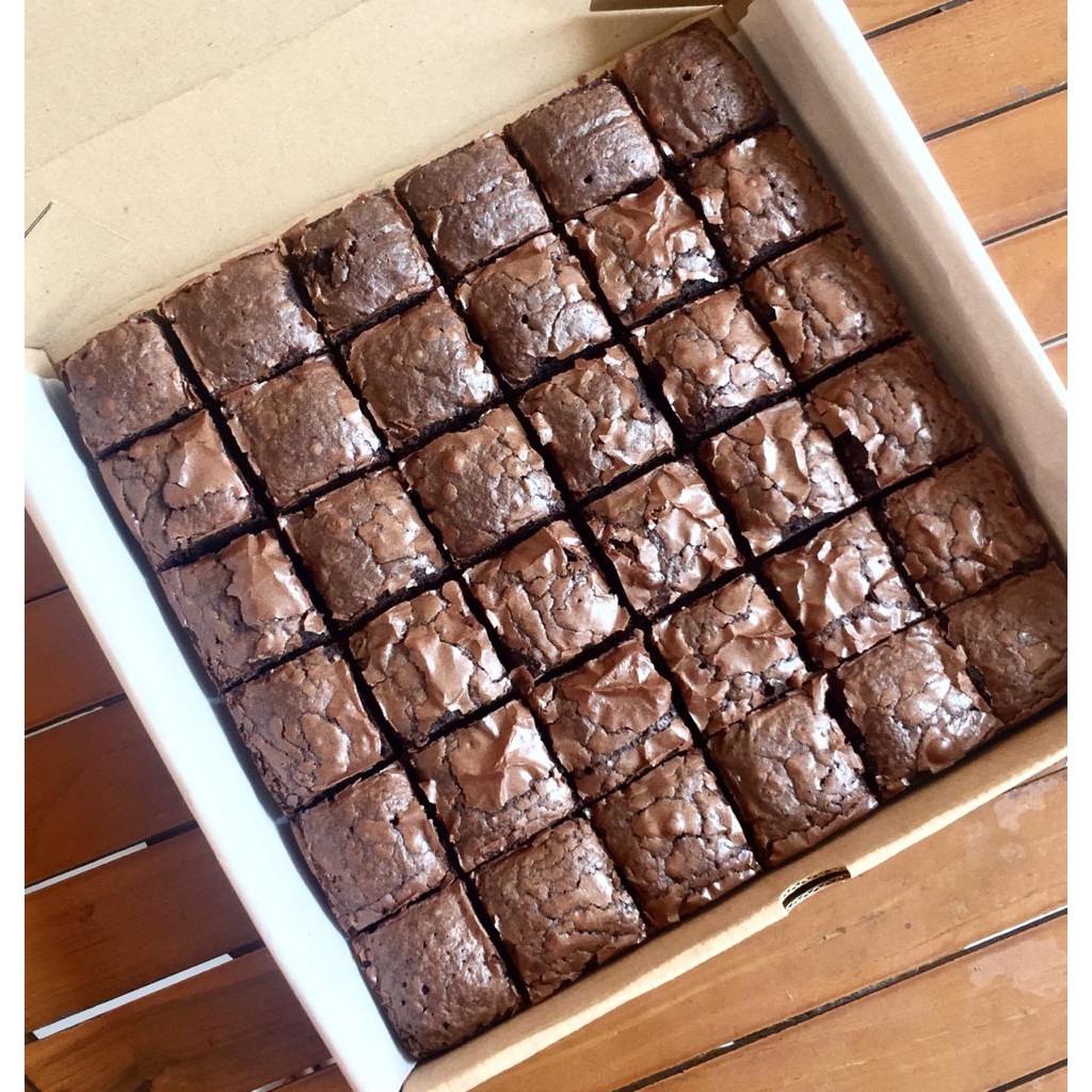 

Choco Chics Fudgy Brownies / Brownies Panggang / Brownies Original