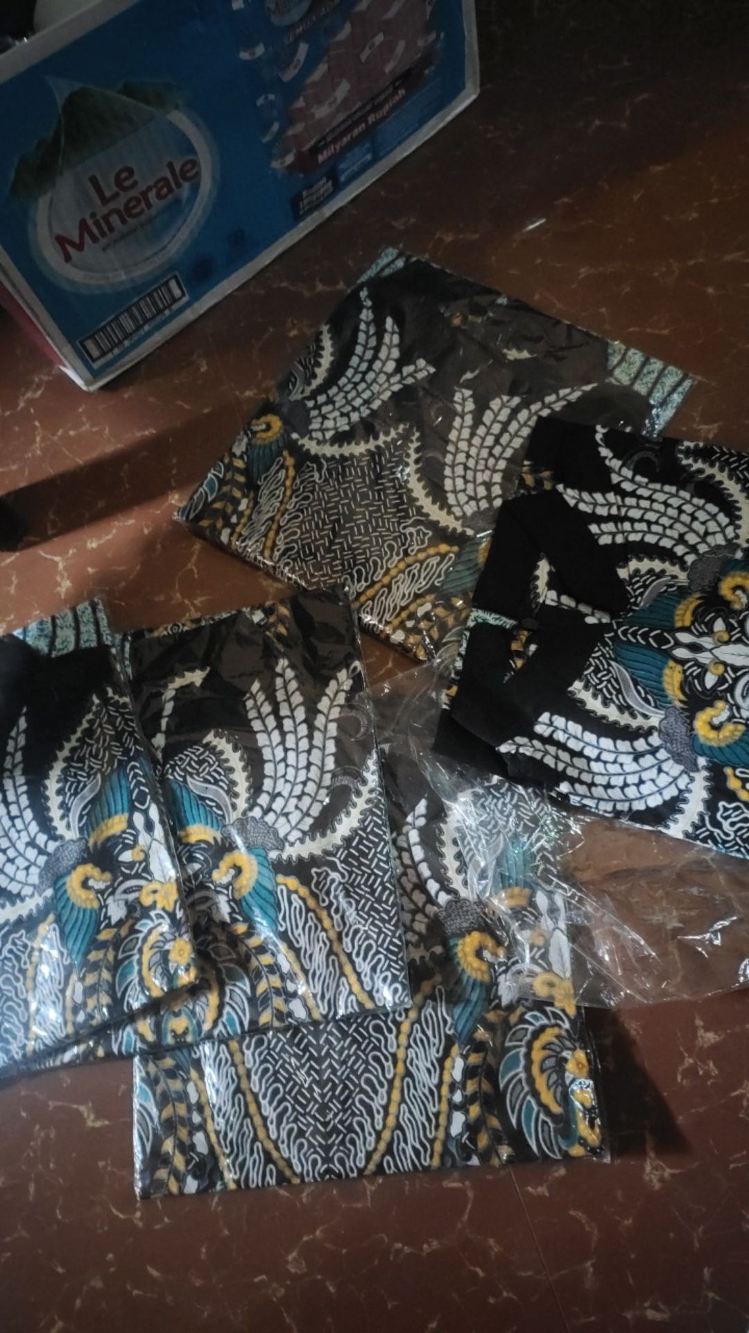 Maura Couple - Sania Ruffle Batik Couple Ori Ndoro Jowi Garansi Termurah Shopee -  Batik Modern Solo