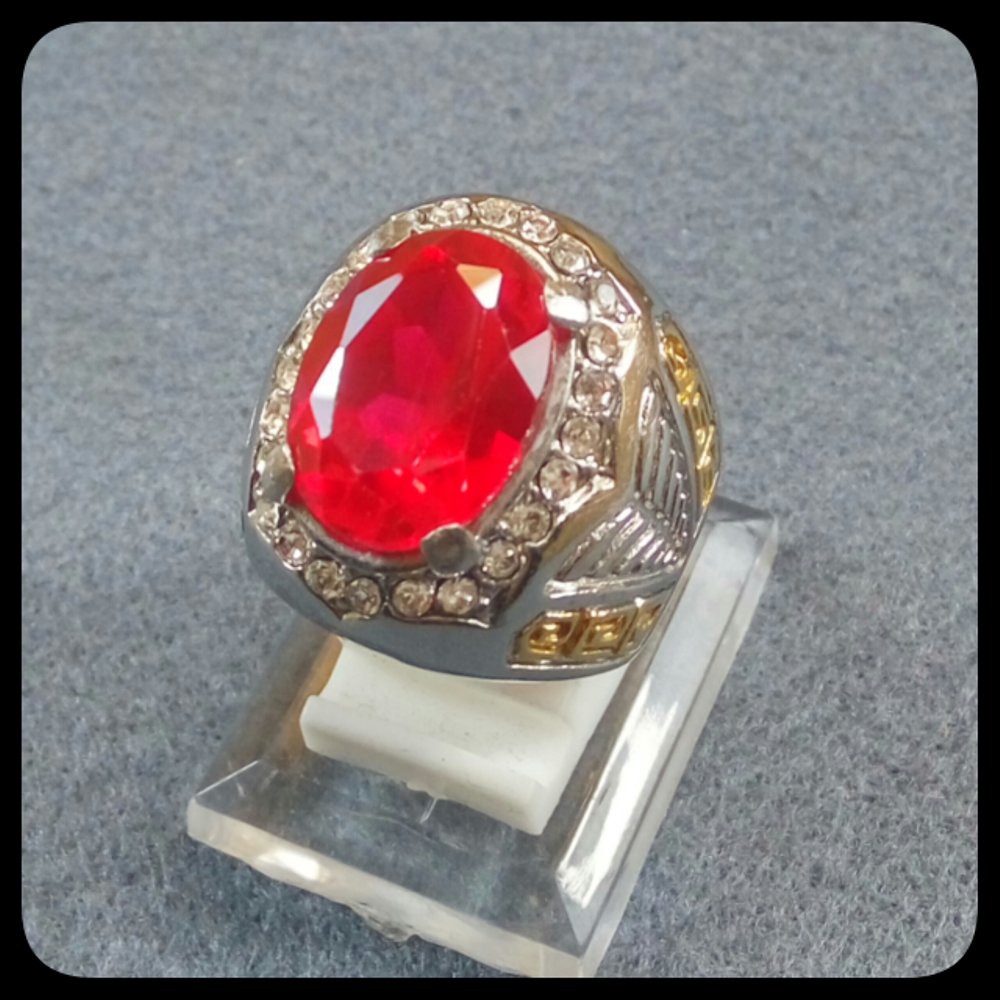 CINCIN PERMATA MERAH SIAM BANGKOK KILAU MEMPESONA