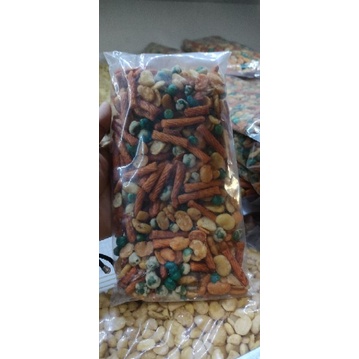 

Kacang Campur