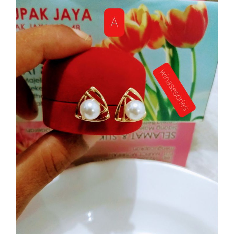 Anting wanita Masa kini