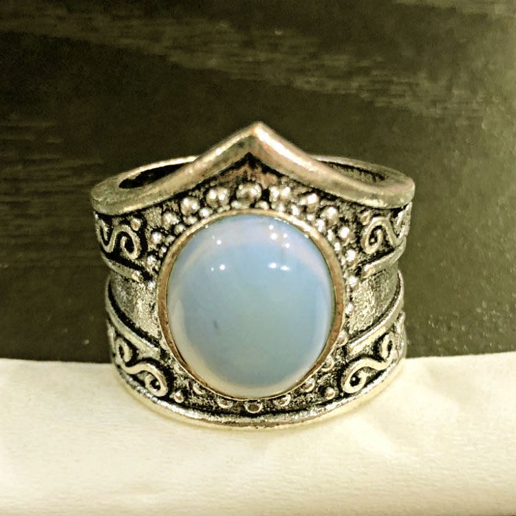 Cincin Silver Hias Batu Bulan Turquoise Gaya Etnik Bahan Stainless Steel