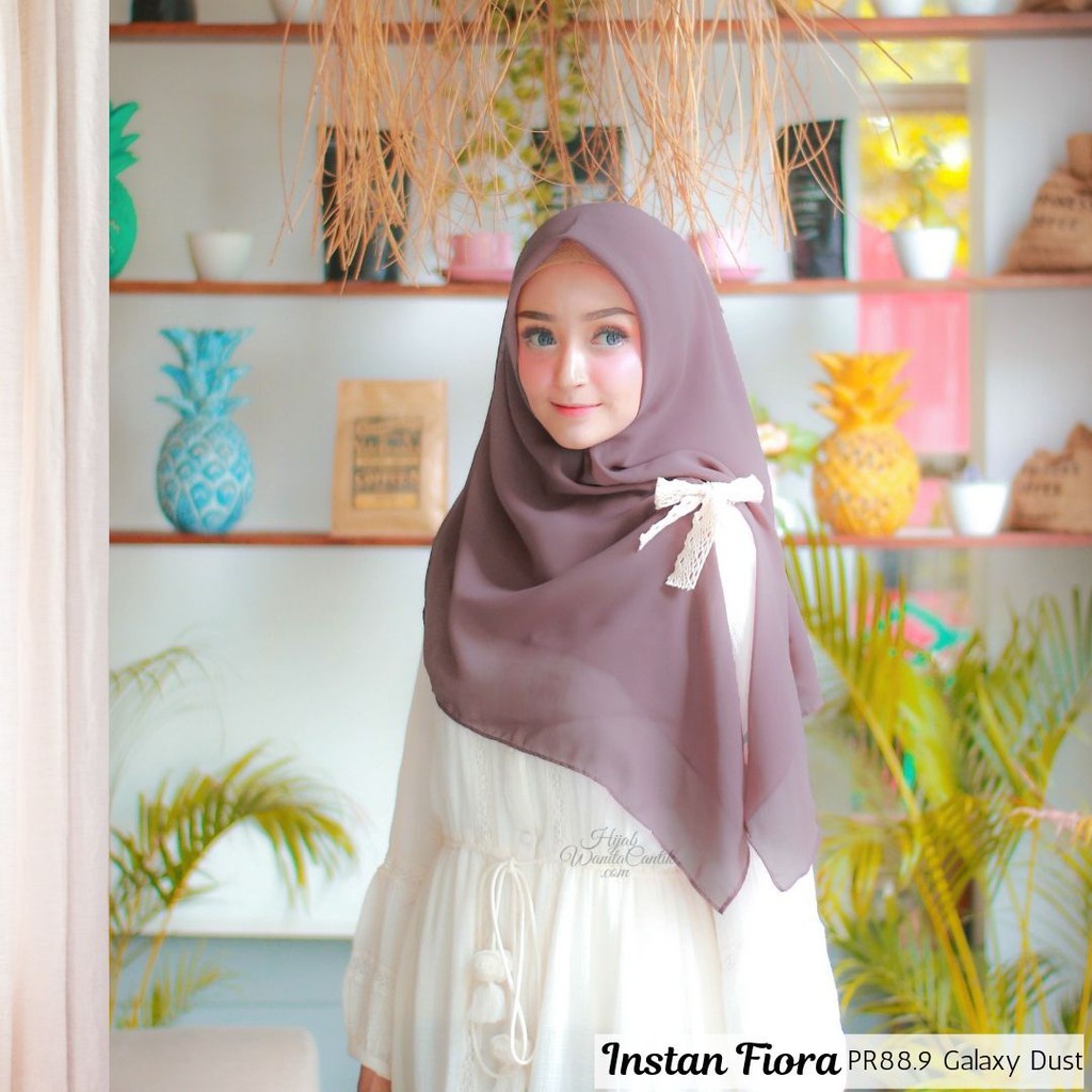 Hijabwanitacantik - Hijab Instan Fiora | Hijab Instan | Jilbab Instan Voal-Galaxy Dust