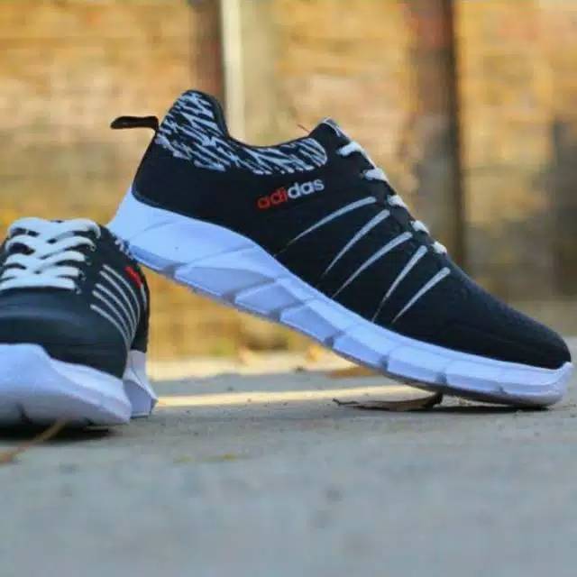 SEPATU ADIDAS CLAWS ORIGINAL BOX