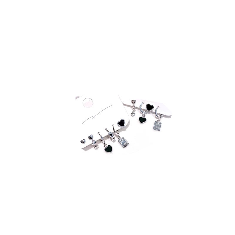 4pcs / Set Anting Tusuk Bentuk Hati Hitam Bahan Alloy Lapis Silver Gaya Korea Untuk Wanita