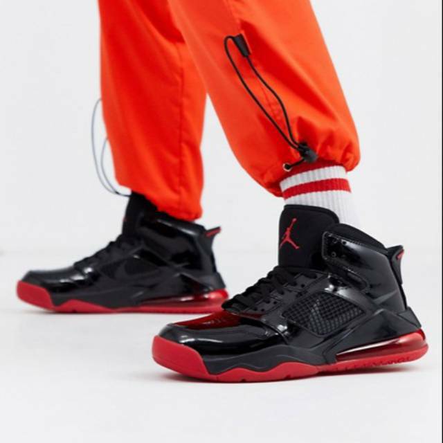 jordan mars 270 black red