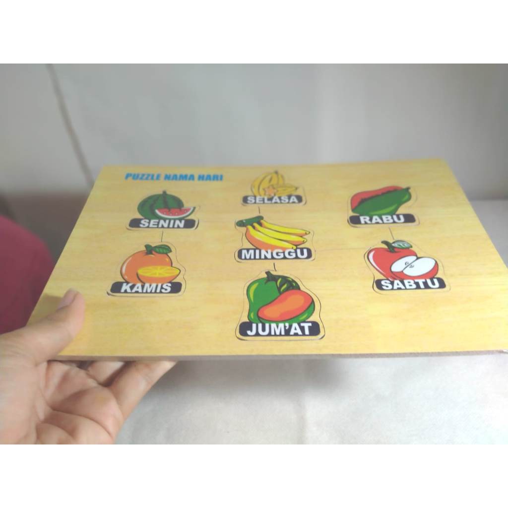 PUZZLE KAYU GAMBAR NAMA HARI BAHAN KAYU. MAINAN EDUKASI PASEL KAYU. RIENS COLLECTIONS